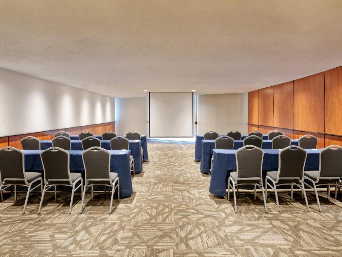 Fiesta Americana Reforma Mexiko-Stadt Exterior foto Meeting room