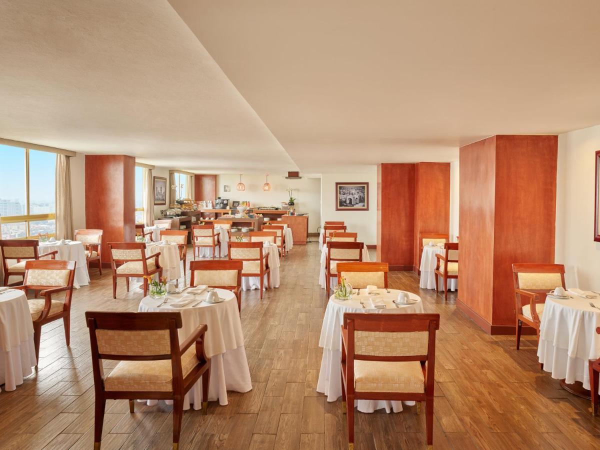 Fiesta Americana Reforma Mexiko-Stadt Exterior foto The Club Lounge at the Sheraton Vistula