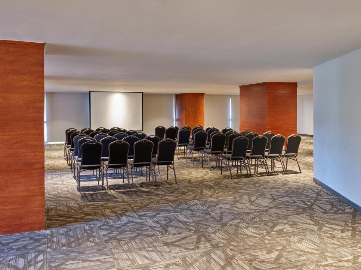 Fiesta Americana Reforma Mexiko-Stadt Exterior foto Meeting room