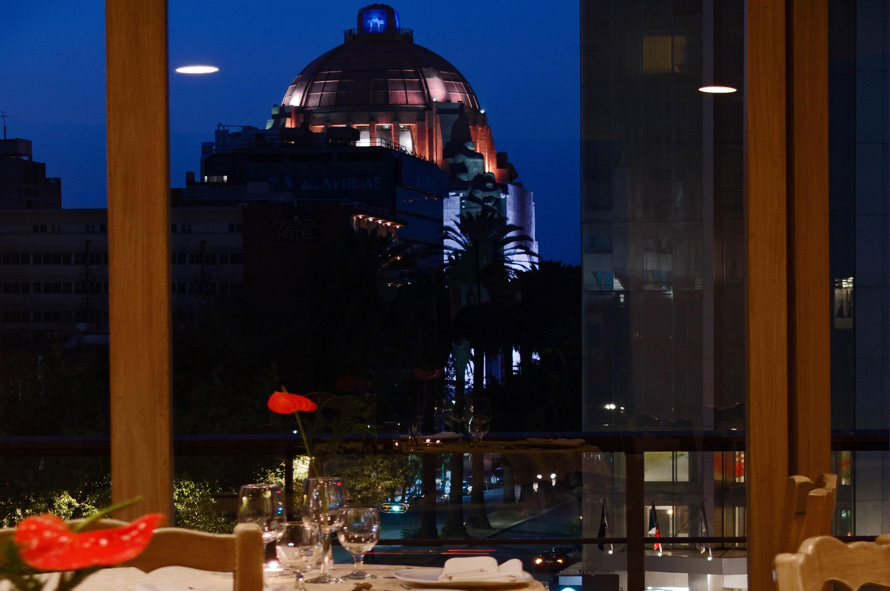 Fiesta Americana Reforma Mexiko-Stadt Exterior foto View from the restaurant