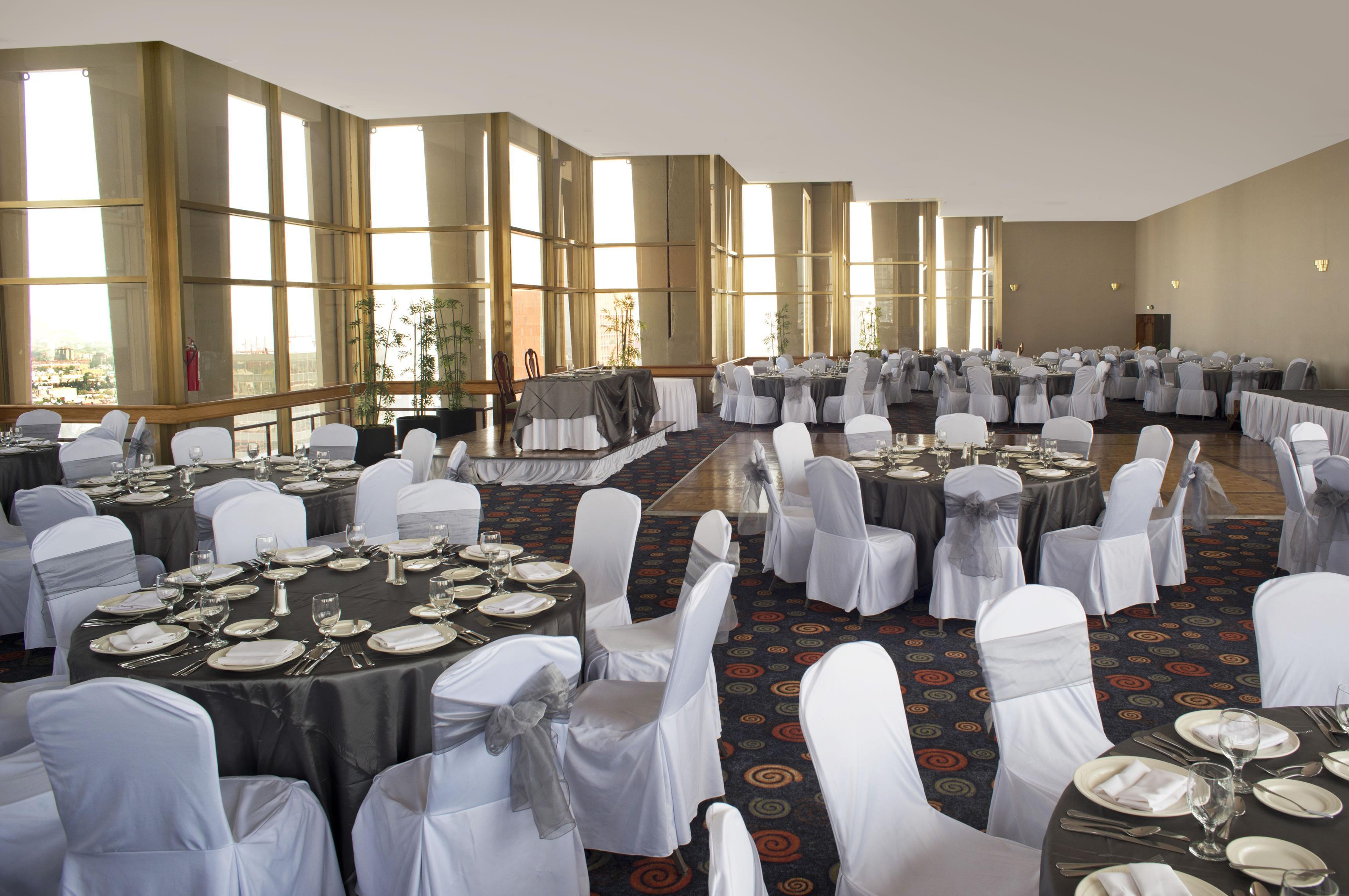 Fiesta Americana Reforma Mexiko-Stadt Exterior foto The ballroom at the Sheraton Centre