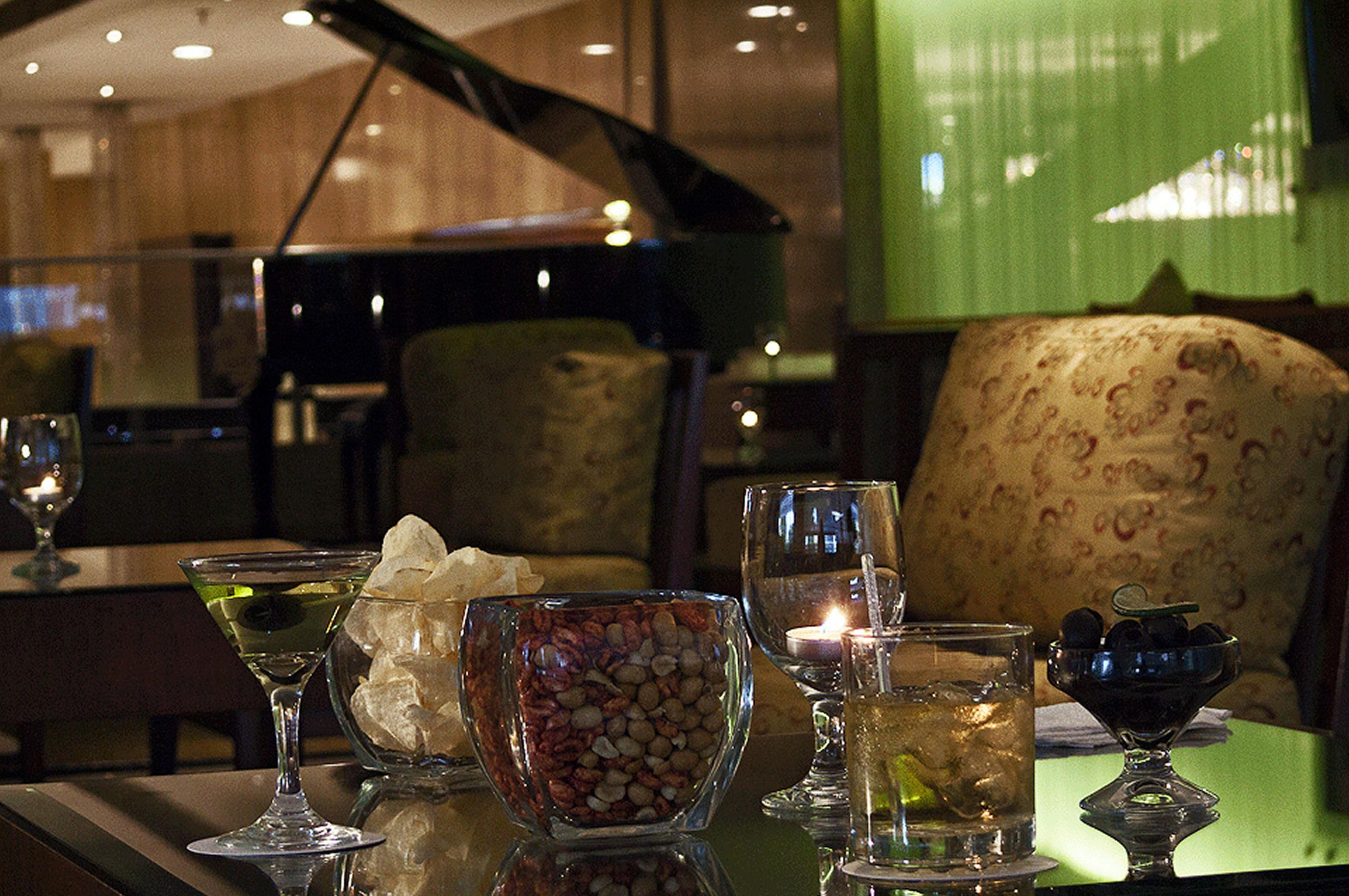 Fiesta Americana Reforma Mexiko-Stadt Exterior foto The piano bar at the hotel